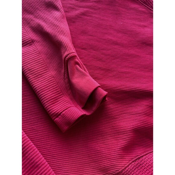 ATHLETA Turtleneck Red Striped Flurry Base Layer Running Thumbholes Size Med. - Picture 3 of 7